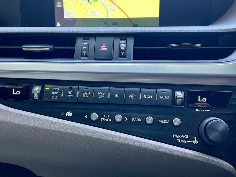 Lexus ES Es 300H Cvt White #51