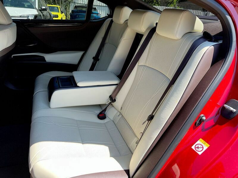 Lexus ES Es 300H Cvt White #35