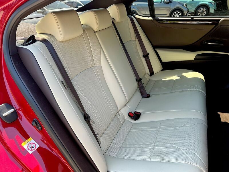 Lexus ES Es 300H Cvt White #34