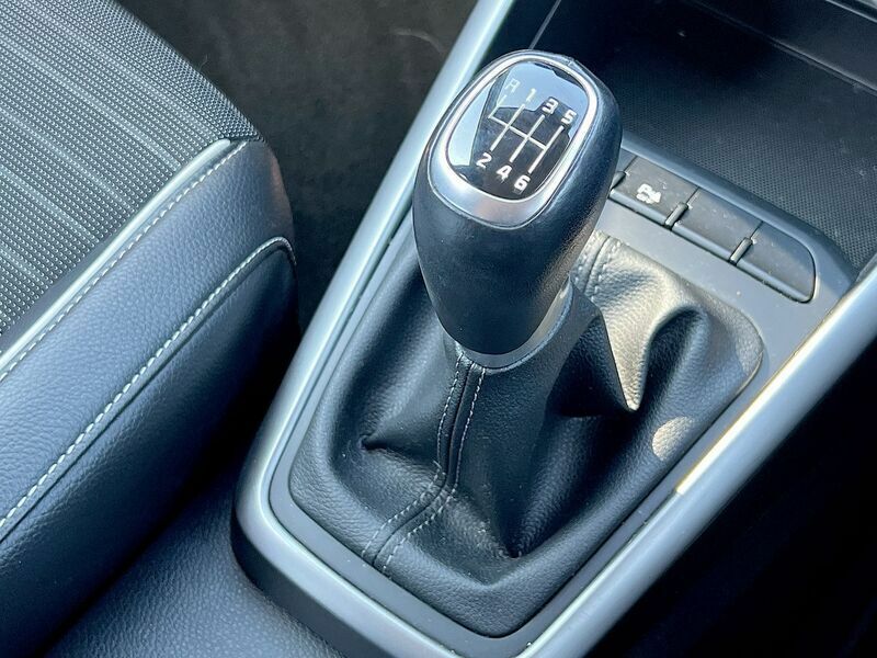 Kia Stonic Connect Mhev Grey #55