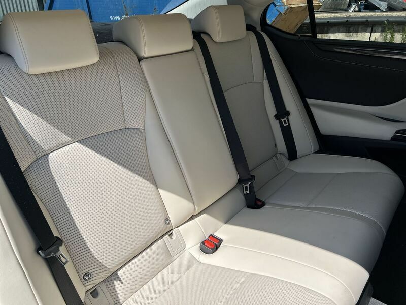 Lexus ES 300H Premium Edition #34