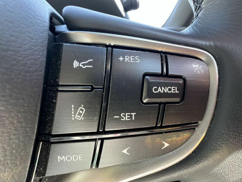 Lexus ES 300H Premium Edition #43