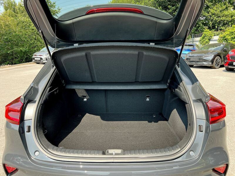Kia Xceed 1.5T Gdi Isg 3 White #39