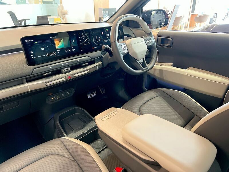 Kia EV3 81.4Kwh Air Suv 201 Bhp White #22