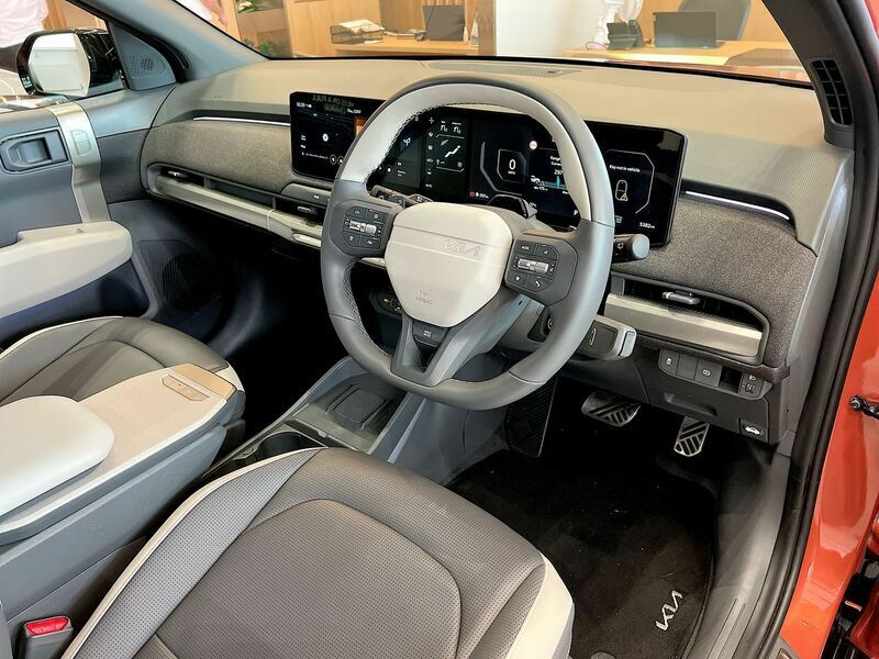 Kia EV3 81.4Kwh Air Suv 201 Bhp White #21