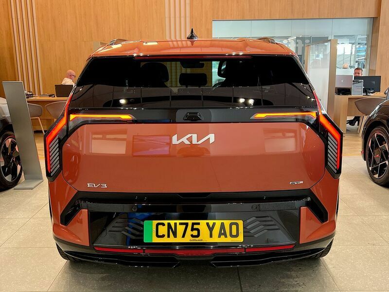 Kia EV3 81.4Kwh Gt-line Suv 201 Bhp Orange #4