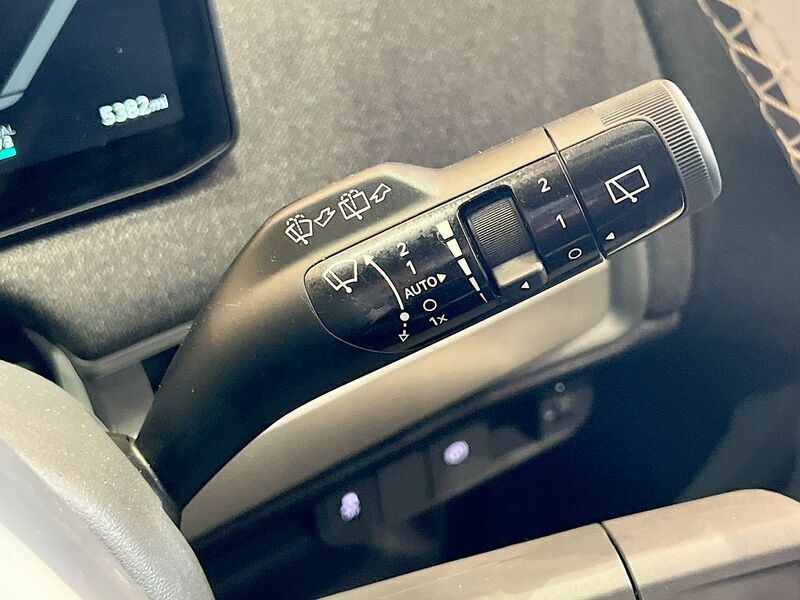 Kia EV3 81.4Kwh Air Suv 201 Bhp White #35