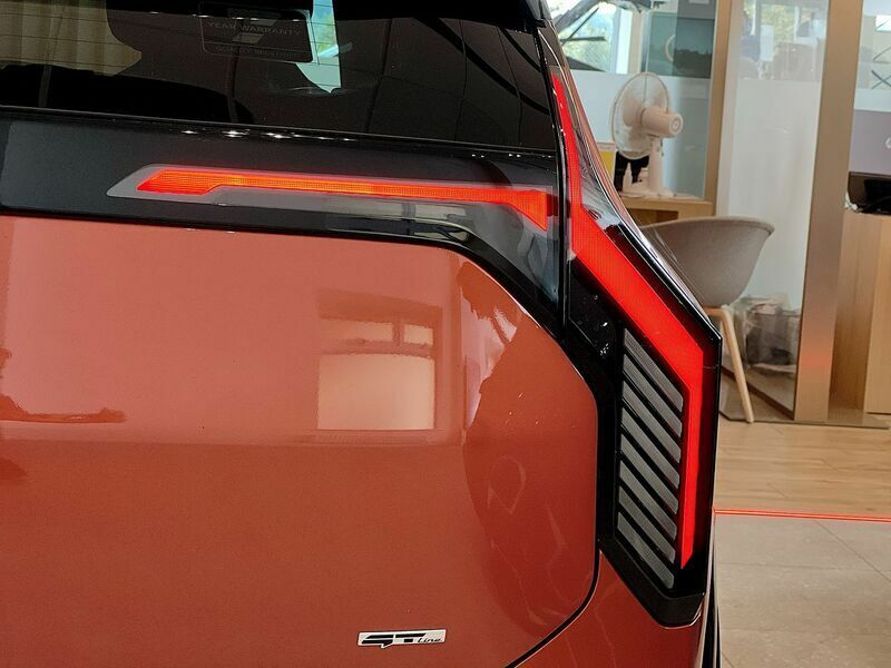 Kia EV3 81.4Kwh Air Suv 201 Bhp White #19