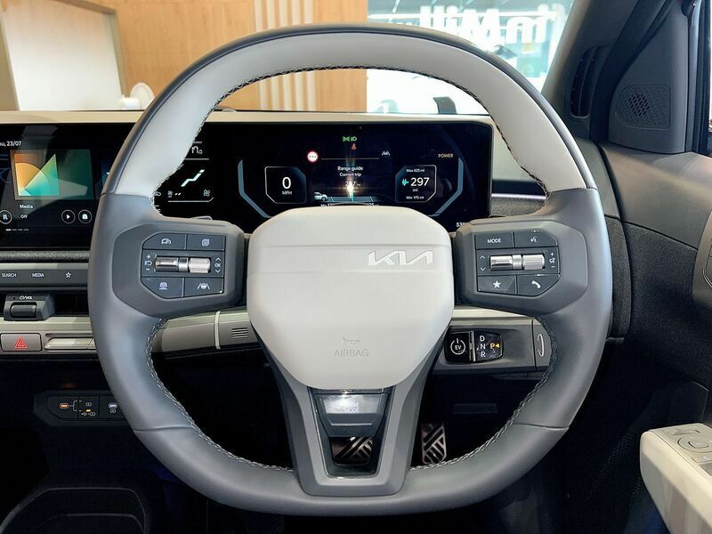 Kia EV3 81.4Kwh Air Suv 201 Bhp White #31
