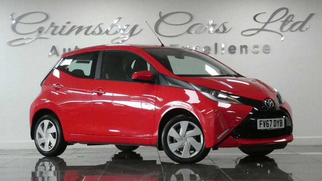 Toyota Aygo Hatchback 1.0 Vvt-i X-play Euro 6 201767 Red