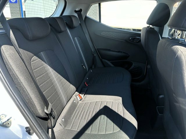 Hyundai I10 Se Connect Mpi - Full Manufacturer Warranty Until Red #25