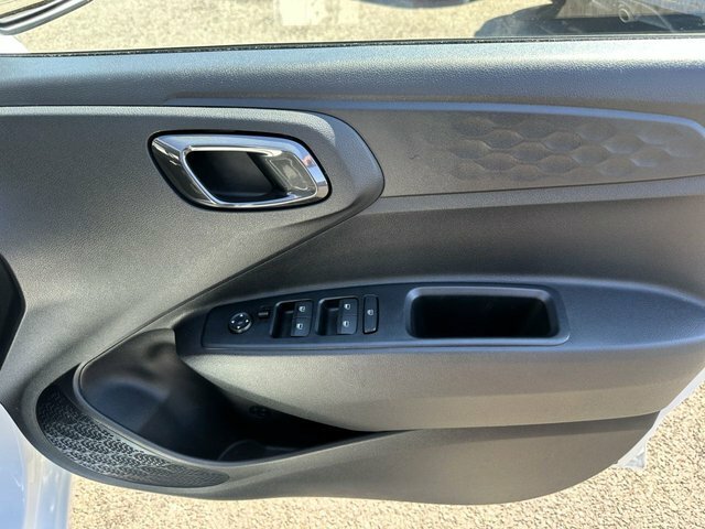 Hyundai I10 Se Connect Mpi - Full Manufacturer Warranty Until Red #8