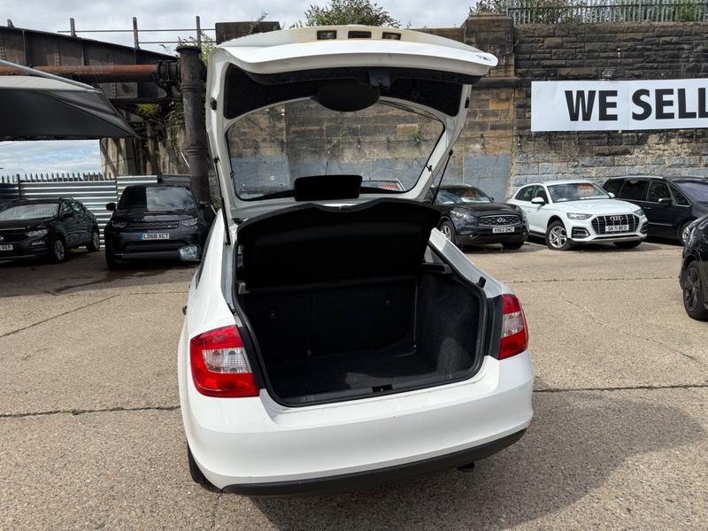 Skoda Rapid 1.2 L Se Tsi White #7
