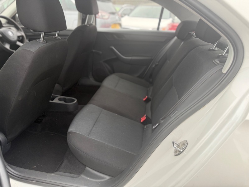 Skoda Rapid 1.2 L Se Tsi White #10