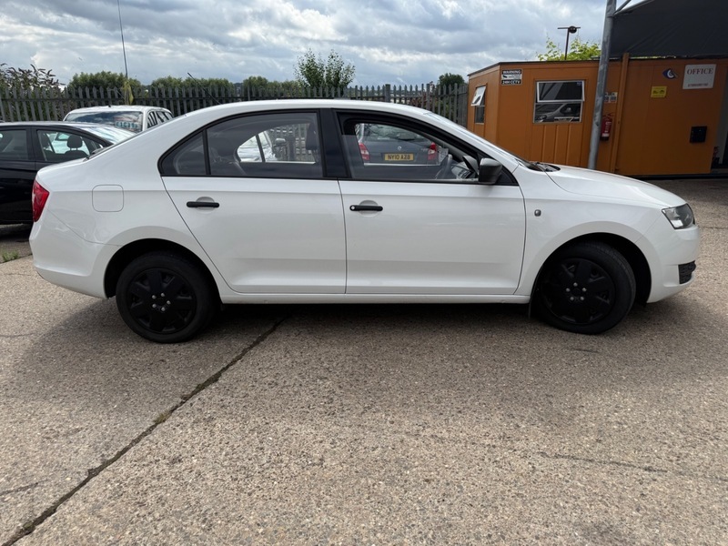 Skoda Rapid 1.2 L Se Tsi White #9