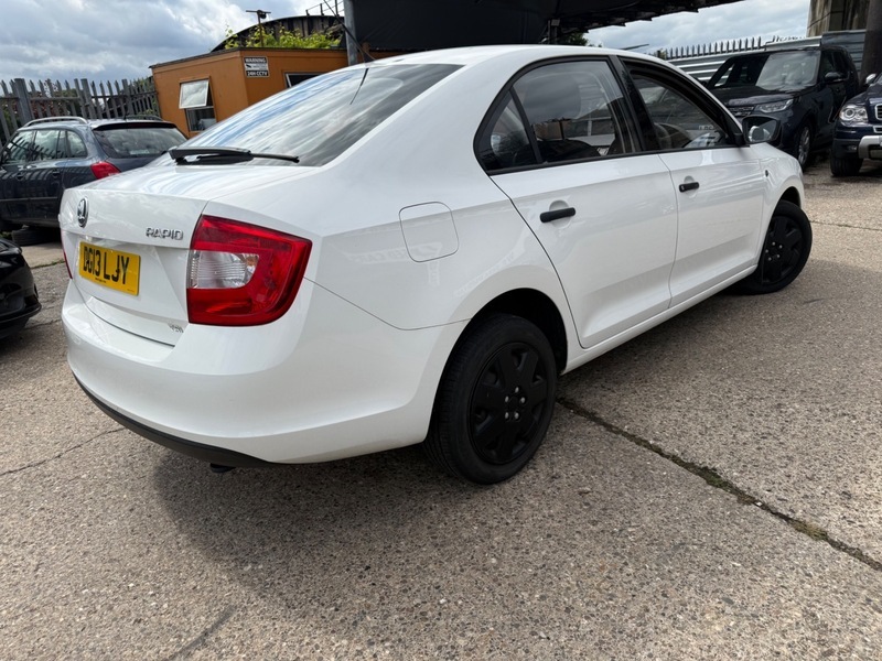 Skoda Rapid 1.2 L Se Tsi White #8