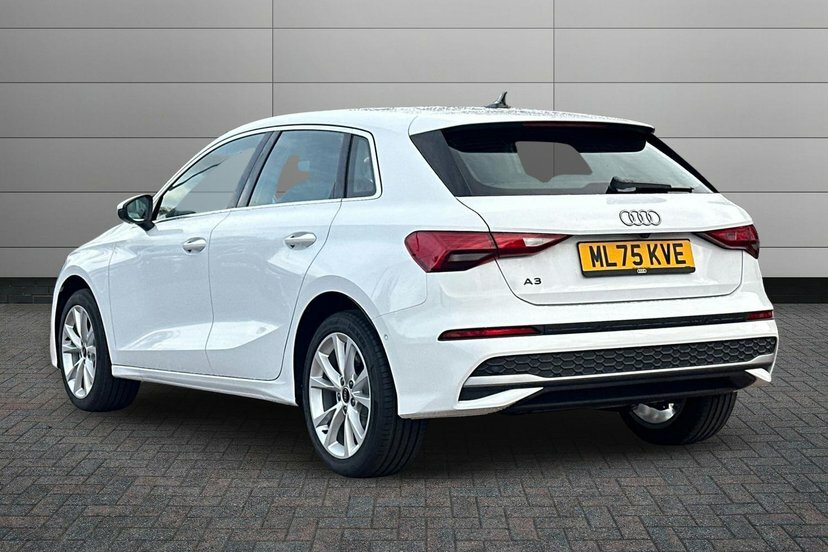 Audi A3 1.5 Tfsi Sport Sportback 116 Ps White #3