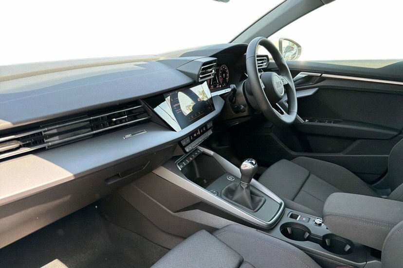 Audi A3 1.5 Tfsi Sport Sportback 116 Ps White #2