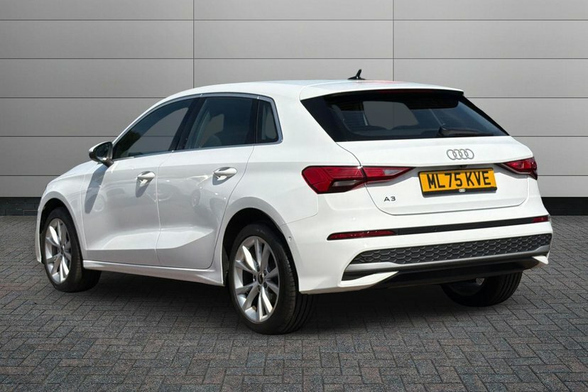 Audi A3 1.5 Tfsi Sport Sportback 116 Ps White #3