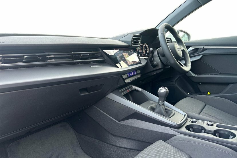 Audi A3 1.5 Tfsi Sport Sportback 116 Ps White #2