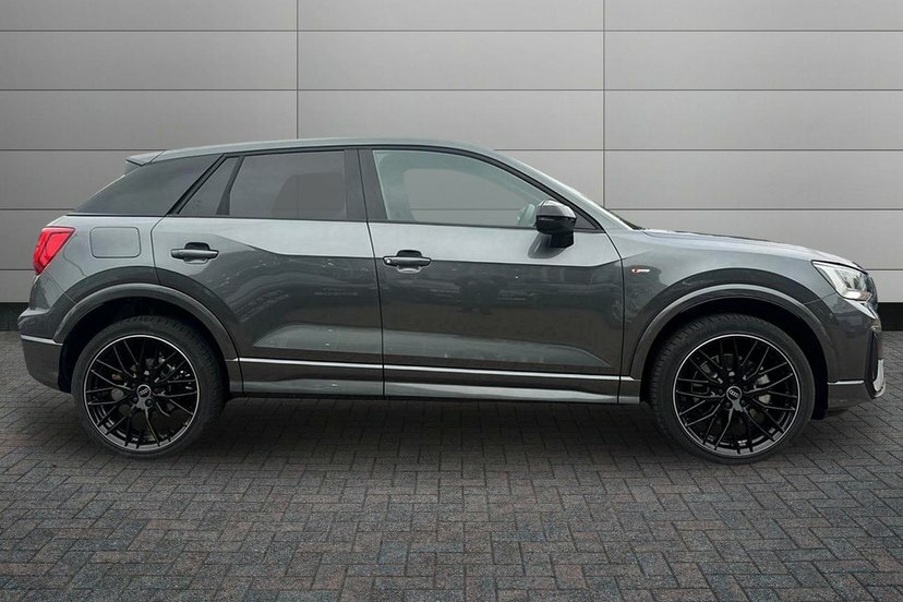 Audi Q2 1.0 Tfsi 30 Black Edition Suv 1 MJ75GKC Grey #4