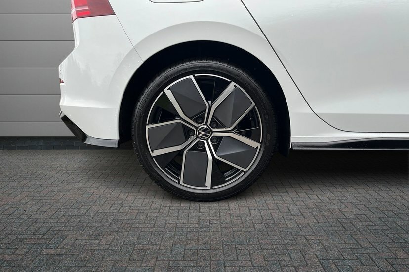 Volkswagen Golf 1.5 Etsi Mhev R-line Hatchback Hybrid D White #5