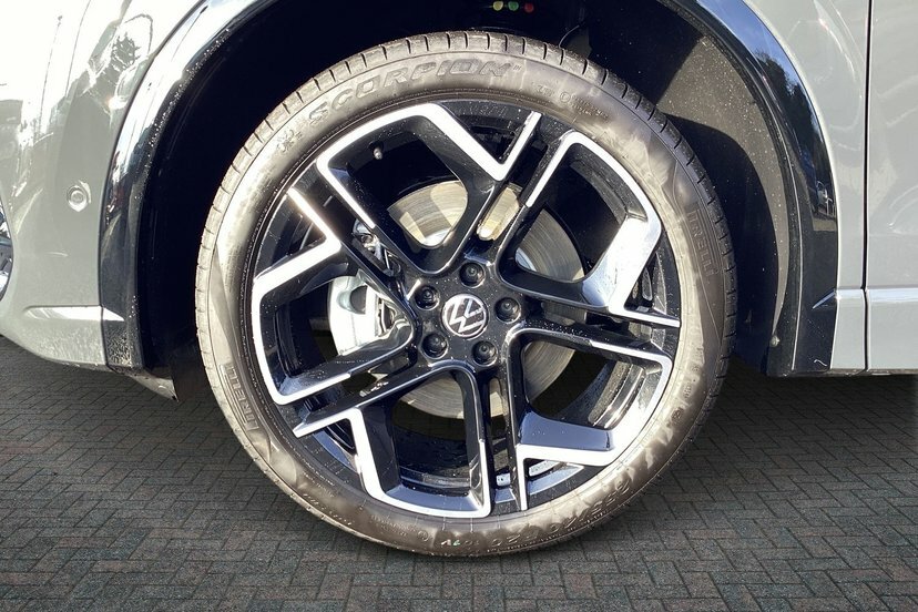 Volkswagen Tiguan 2.0 Tdi R-line Suv Dsg 150 Ps Grey #5