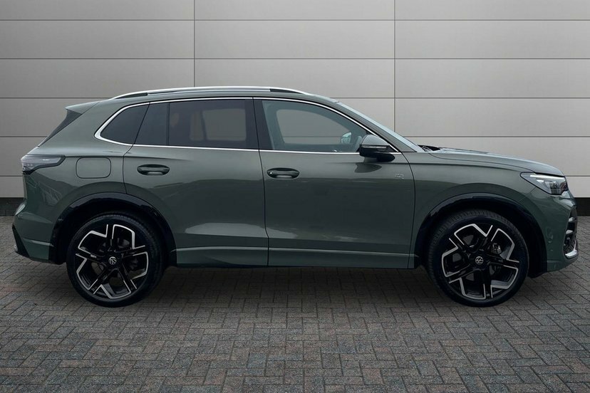 Volkswagen Tiguan 2.0 Tdi R-line Suv Dsg 150 Ps AE75VCG Green #4