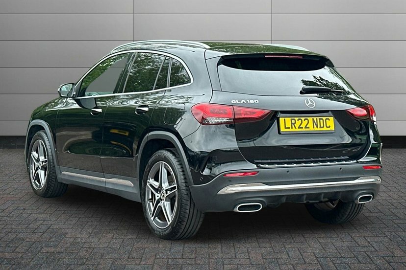 Mercedes-Benz GLA Class 1.3 Gla180 Amg Line Premium Suv 7G-dc Black #2