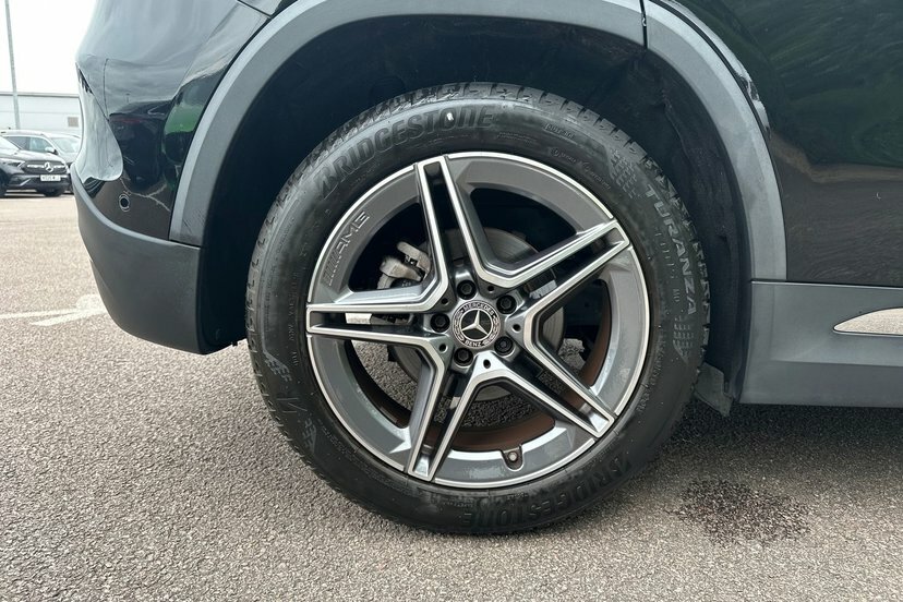 Mercedes-Benz GLA Class 1.3 Gla180 Amg Line Premium Suv 7G-dc Black #4