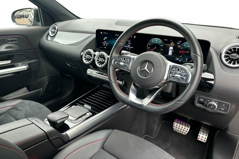 Mercedes-Benz GLA Class 1.3 Gla180 Amg Line Premium Suv 7G-dc Black #5