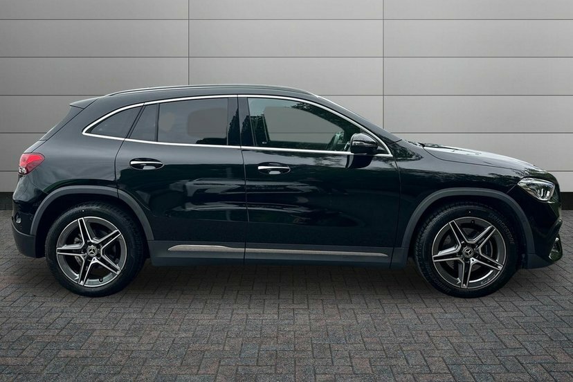 Mercedes-Benz GLA Class 1.3 Gla180 Amg Line Premium Suv 7G-dc Black #3