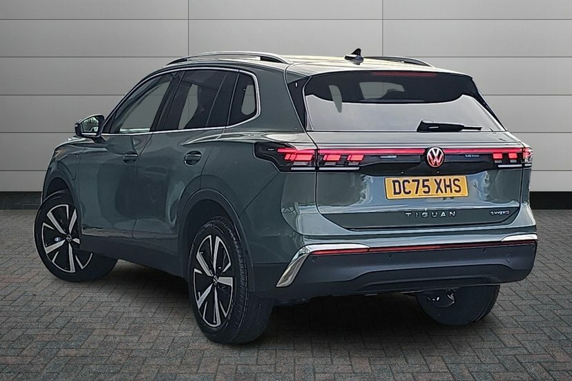 Volkswagen Tiguan 1.5 Tsi Ehybrid 19.7Kwh Elegance Suv Pl DC75XHS Green #3