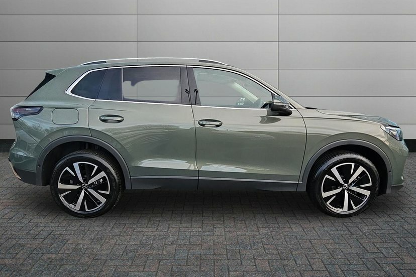 Volkswagen Tiguan 1.5 Tsi Ehybrid 19.7Kwh Elegance Suv Pl DC75XHS Green #4