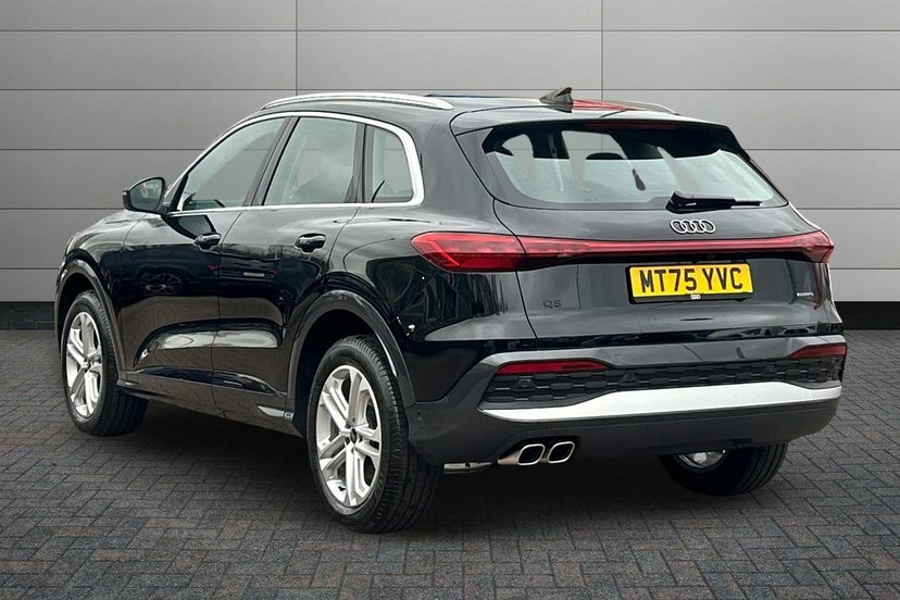 Audi Q5 2.0 Tdi Sport Suv S Tronic Quattro 204 Black #2