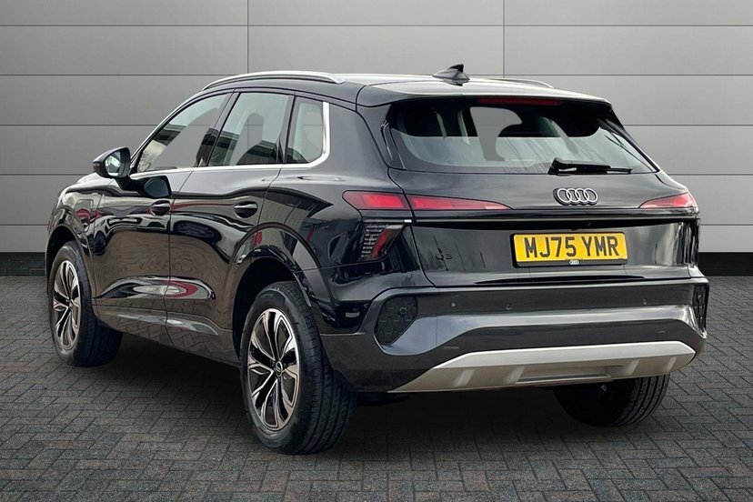Audi Q3 1.5 E-hybrid Sport Suv Plug-in Hybrid S MJ75YMR Black #3