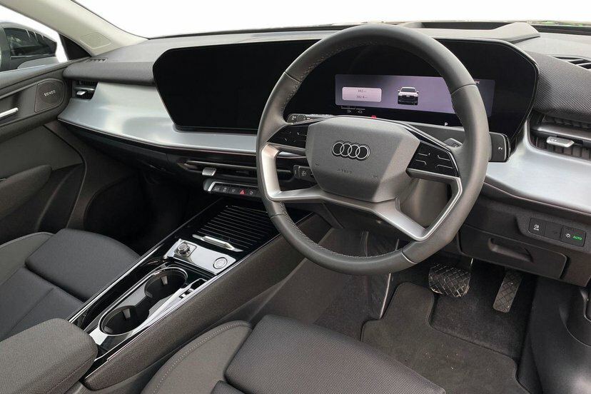 Audi Q3 1.5 E-hybrid Sport Suv Plug-in Hybrid S MJ75YMR Black #6