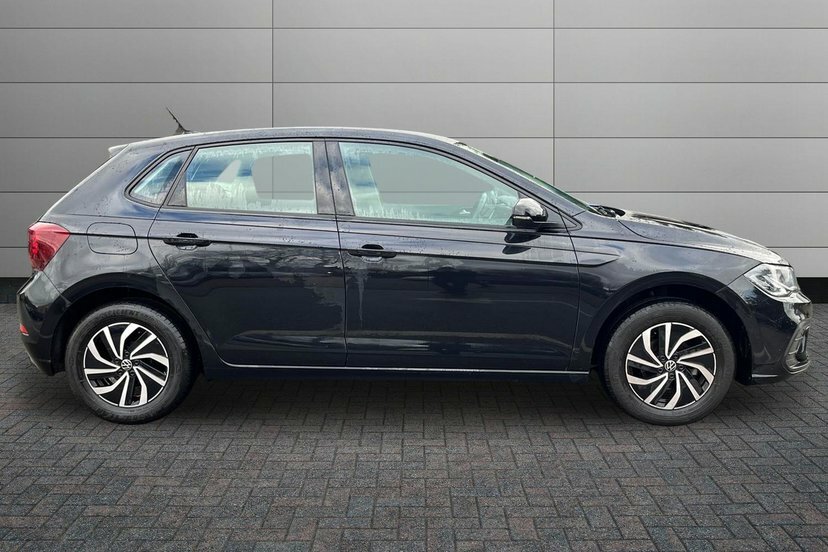 Volkswagen Polo 1.0 Evo Life Hatchback 80 Ps MV72ZNN Black #4