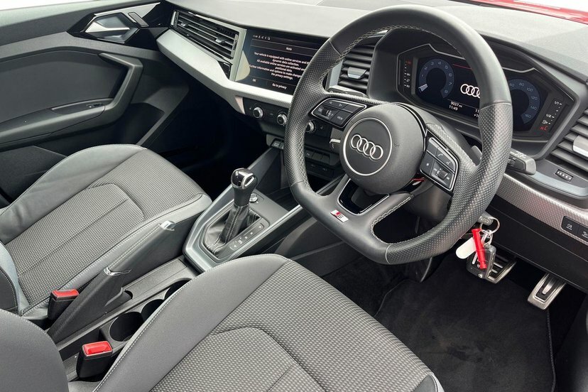 Audi A1 1.0 Tfsi 30 Black Edition Sportback S T VO73YTV Red #6