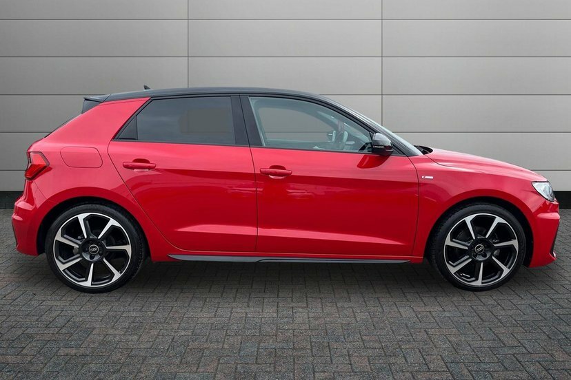 Audi A1 1.0 Tfsi 30 Black Edition Sportback S T VO73YTV Red #4