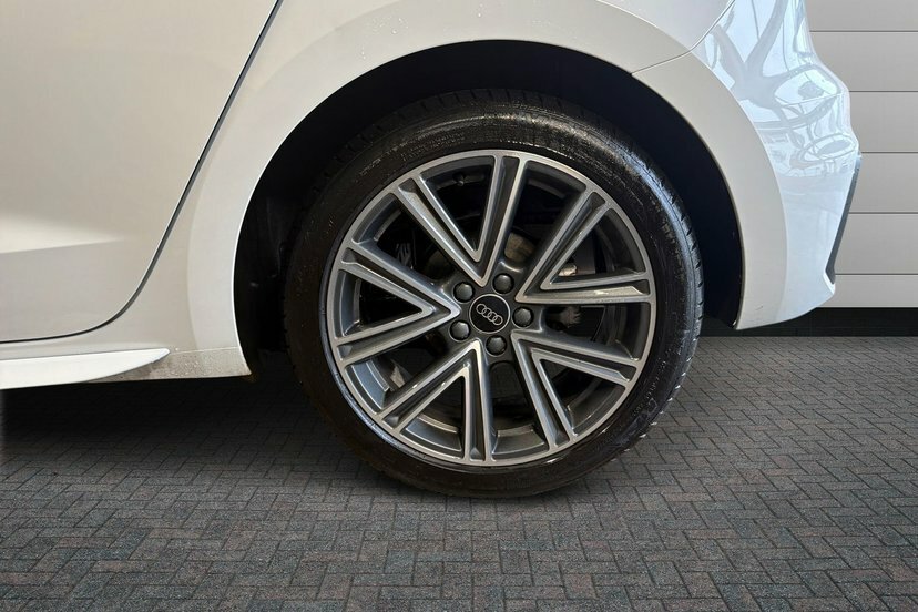Audi A1 1.5 Tfsi 35 S Line Sportback S Tronic EJ75ZFA White #5
