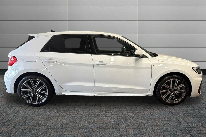 Audi A1 1.5 Tfsi 35 S Line Sportback S Tronic EJ75ZFA White #4