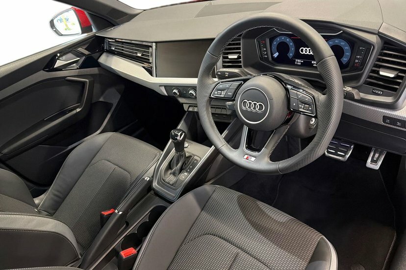 Audi A1 1.5 Tfsi 35 S Line Sportback S Tronic EJ75ZCU Red #6