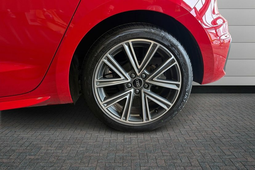 Audi A1 1.5 Tfsi 35 S Line Sportback S Tronic EJ75ZCU Red #5