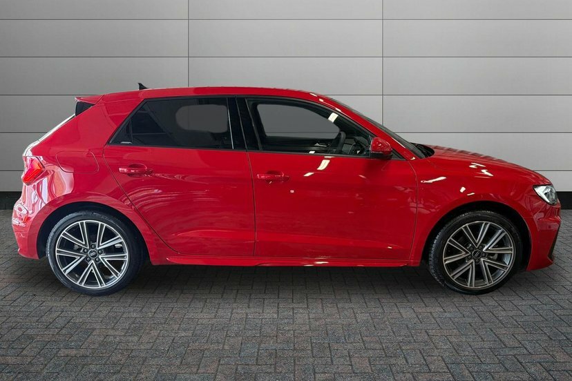 Audi A1 1.5 Tfsi 35 S Line Sportback S Tronic EJ75ZCU Red #4
