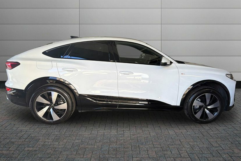 Audi Q6 E-Tron 83Kwh Sport Sportback 252 Ps EJ75ZCK White #4
