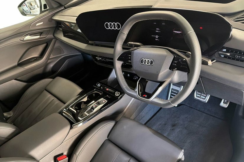 Audi Q6 E-Tron 83Kwh Sport Sportback 252 Ps EJ75ZCK White #6