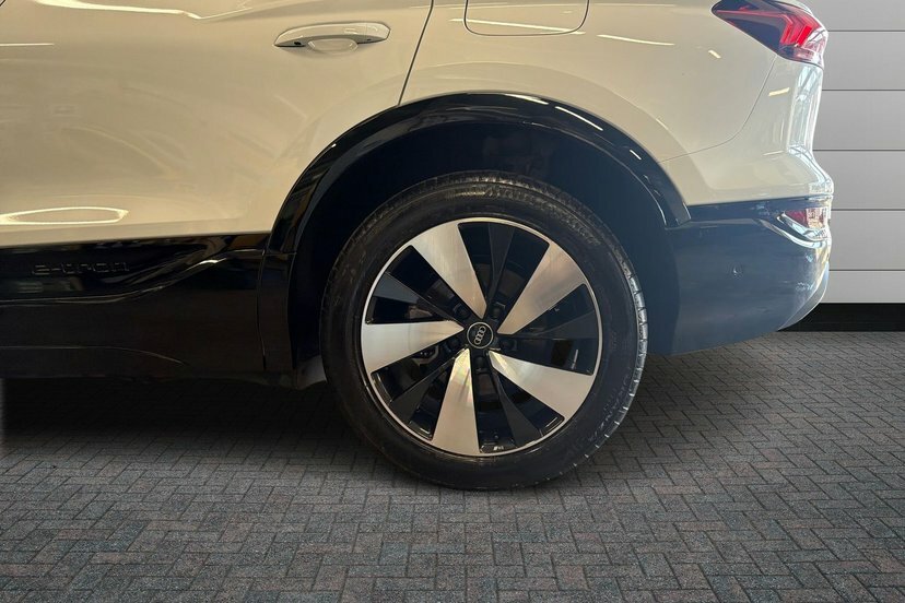 Audi Q6 E-Tron 83Kwh Sport Sportback 252 Ps EJ75ZCK White #5