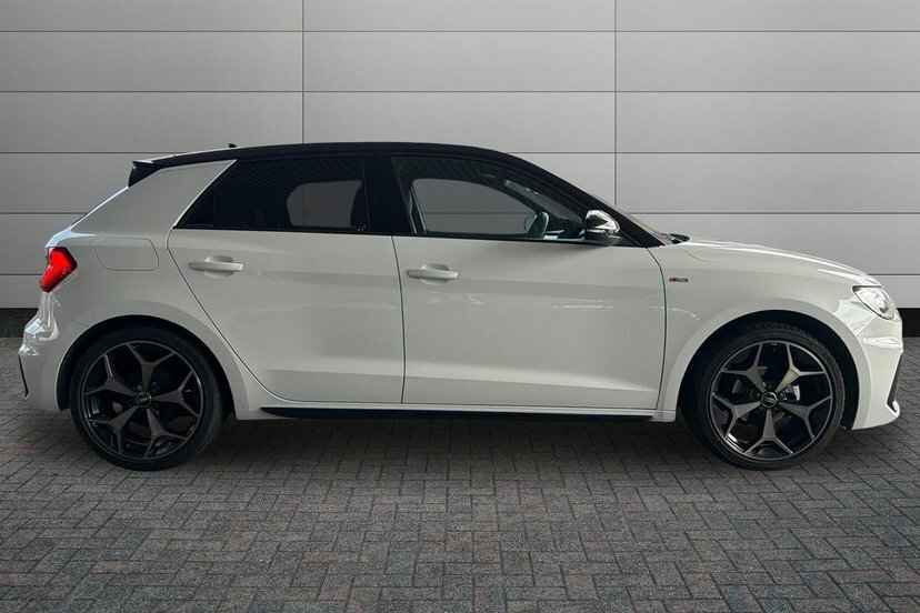 Audi A1 1.0 Tfsi 25 Black Edition Sportback S T EK75JVF Black #4