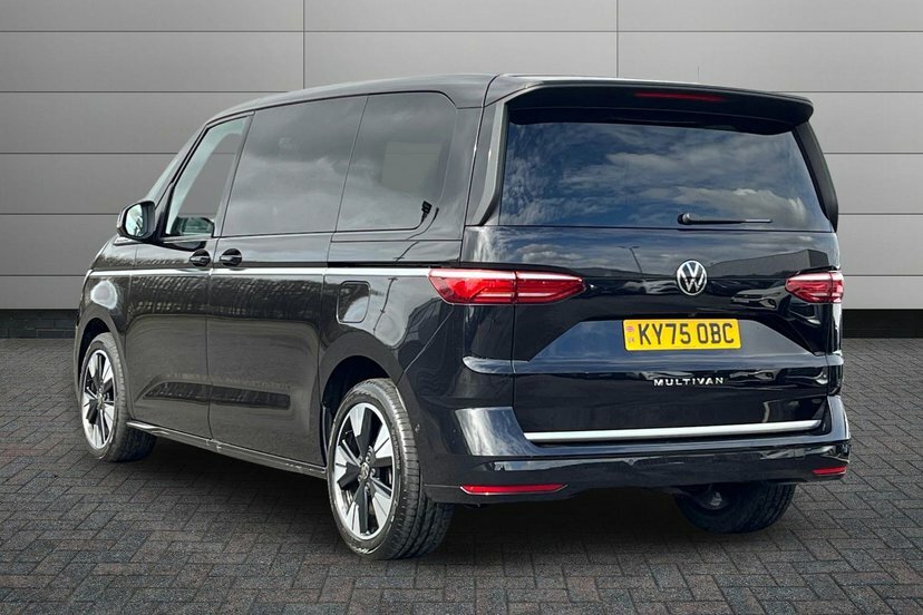 Volkswagen Multivan 2.0 Tdi Style Mpv Dsg 150 Ps KY75OBC Black #3